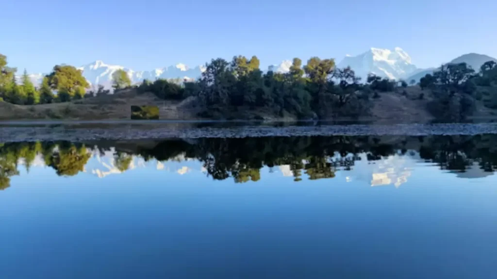 Deoria Tal Uttarakhand
