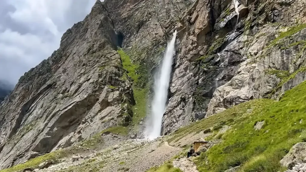 Vasudhara Falls Uttarakhand